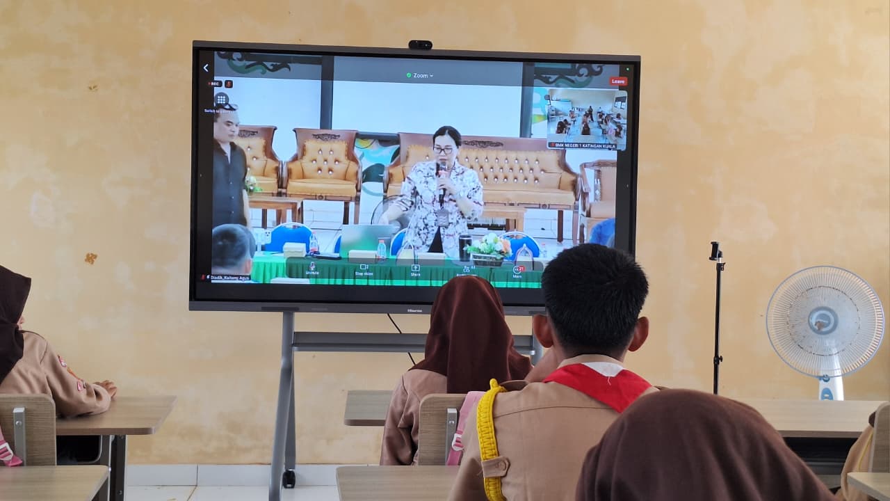SMK Negeri 1 Katingan Kuala Pertajam Literasi Digital Melalui Workshop Jurnalis Masuk Sekolah
